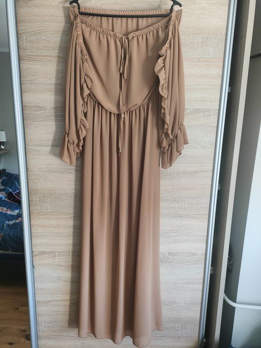 Śliczna długa sukienka