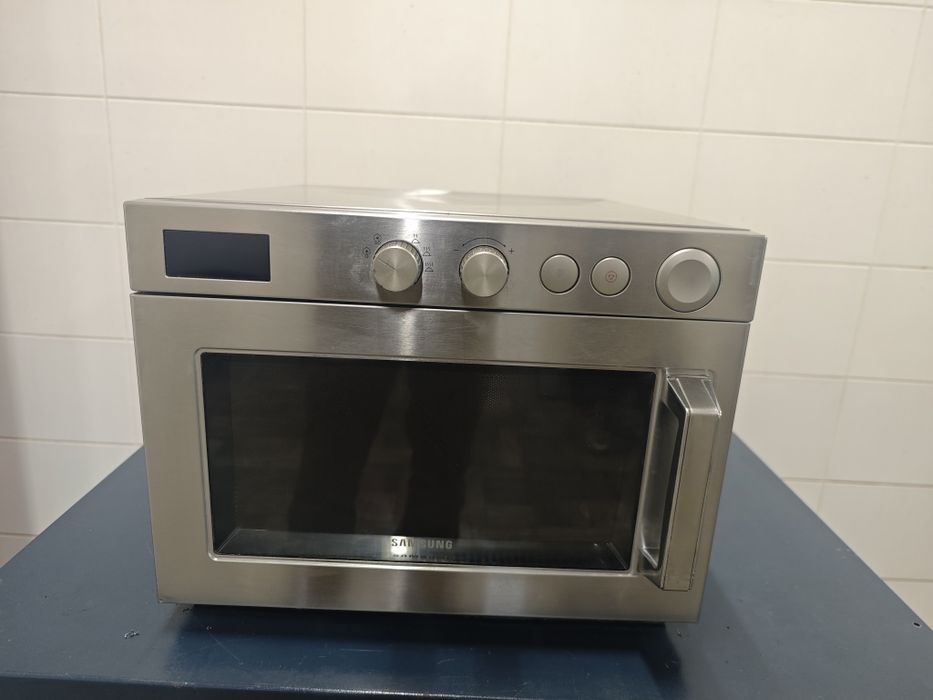 Професійна мікрохвильова піч Samsung MJ26A6091AT