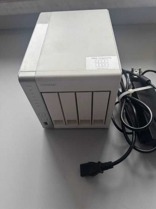 Мережеве сховищє QNAP TS-431