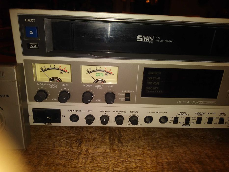 Magnetowid Panasonic AG7330E z pilotem sprawny