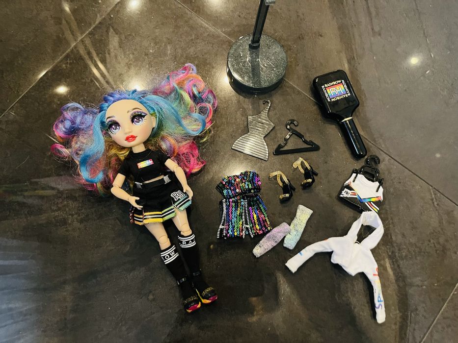 Rainbow High AMAYA RAINE