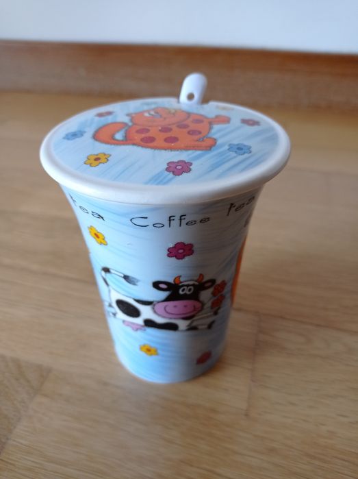 Caneca com tampa e colher442416185927290881