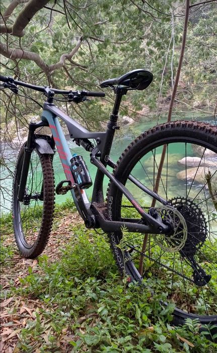 Coluer stake 4.2 carbono 1×12 sem um unico risco