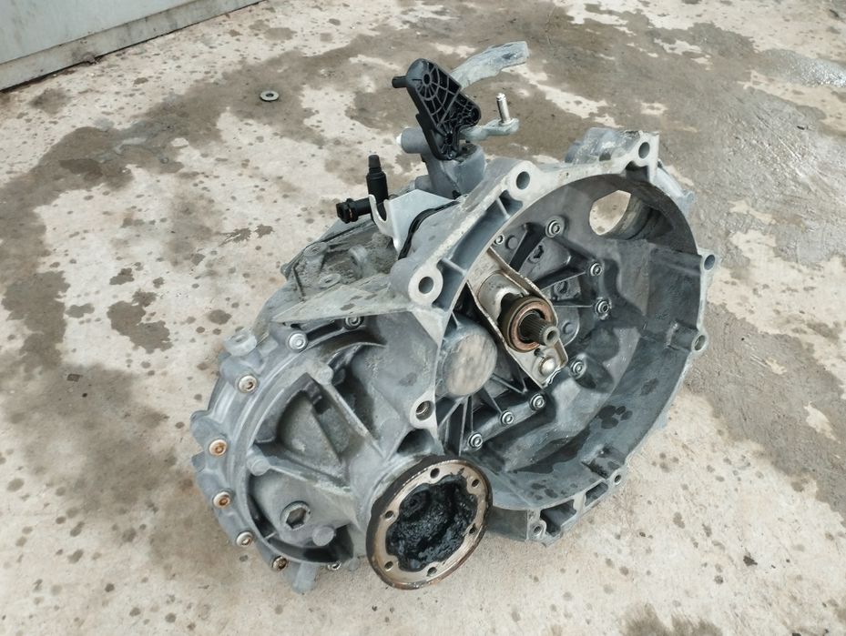 Коробка передач Passat B6 МКПП 6 LNY (1.4 САХА)