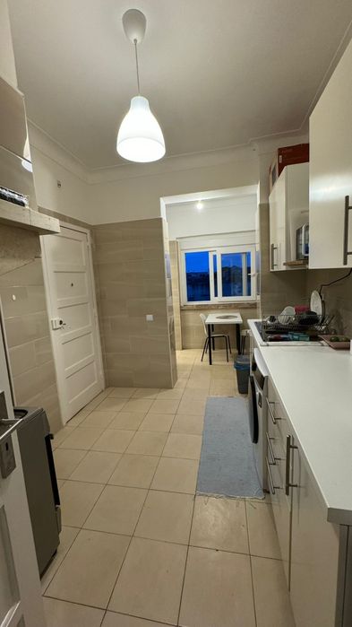 Aluga-se guarto em casa compartilhada