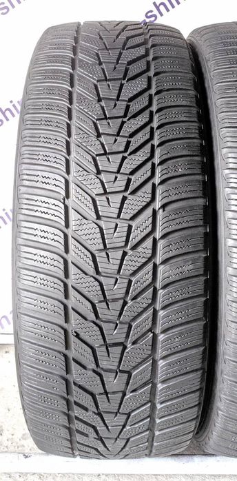 Шини зимові R20 235/45 Hankook Winter  I"cept Evo 3 X