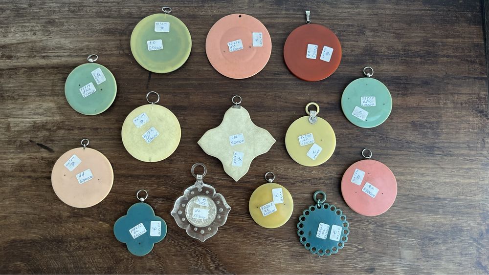 Medalhas de berço em prata