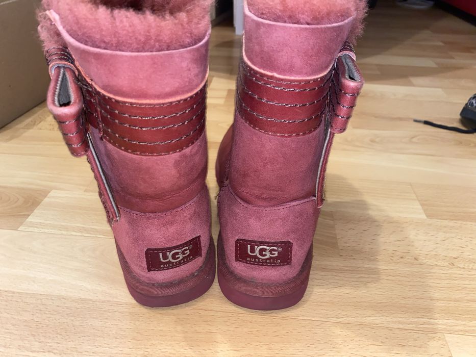 Bordowe UGG z kokarda