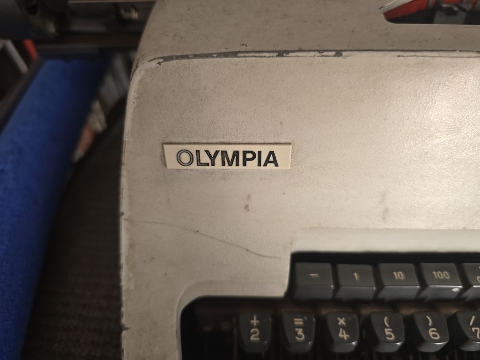 Maquina de escrever OLYMPIA