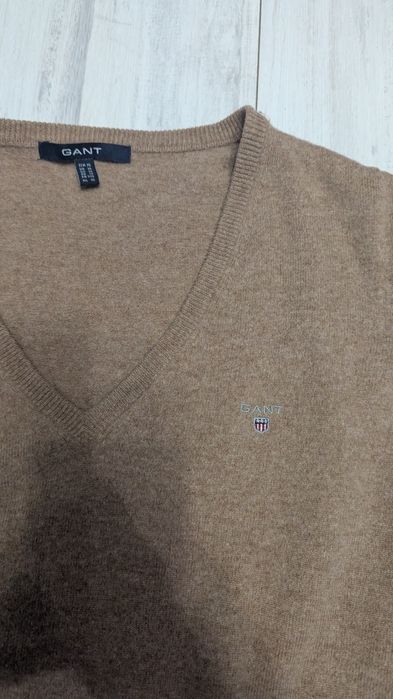 Светр жіночий GANT.