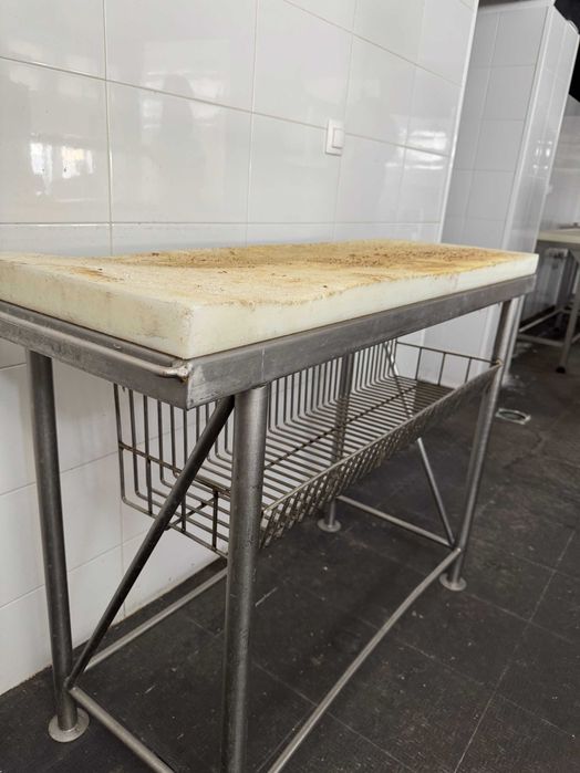 Mesa de Trabalho Inox para Talho/Cozinha com Cesto - 50x125x95 cm