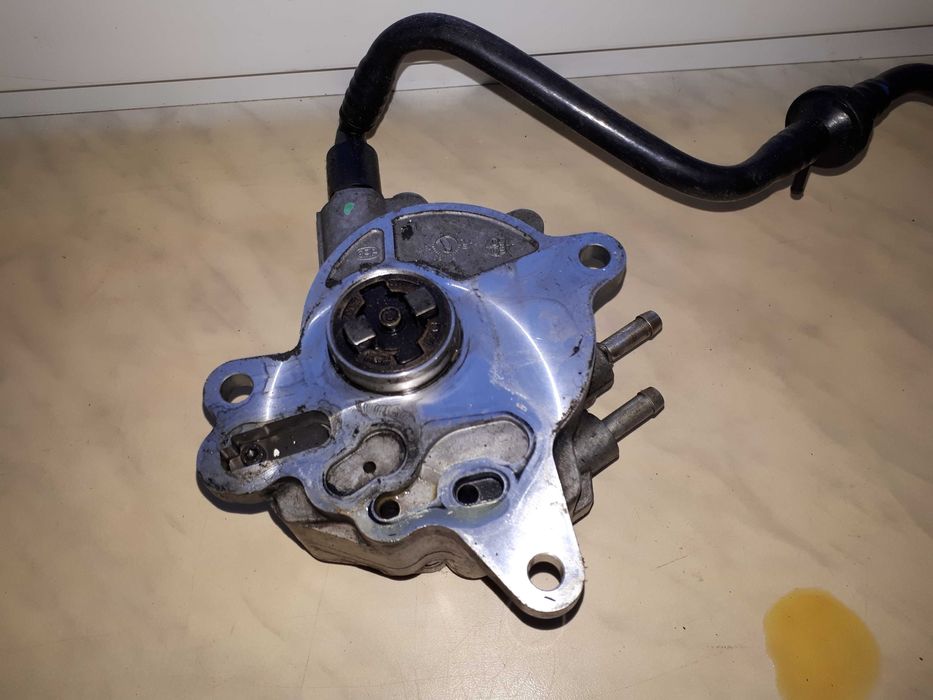 вакуумный-топливный насос