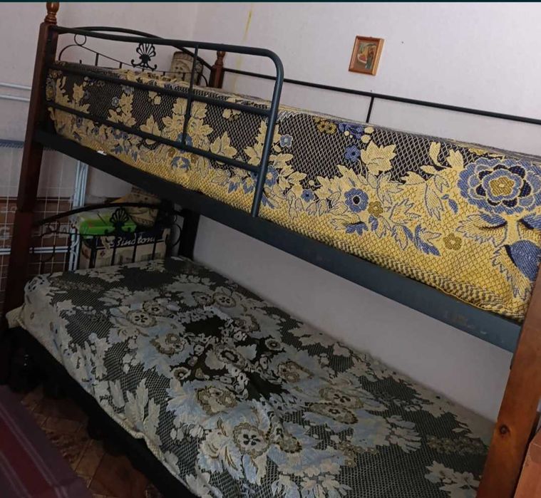 Продам двоярусне металеве ліжко