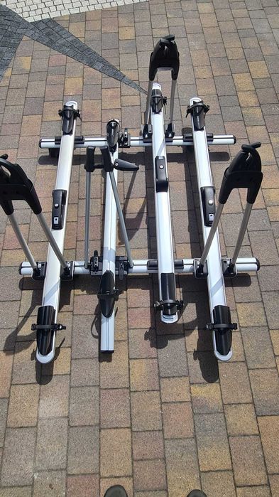 Bagażnik dachowy z uchwytami rowerowymi