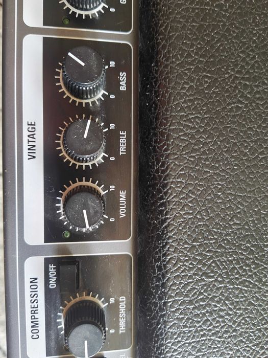Ampeg BA-600-hybrydowe combo basowe 600W stan idealny