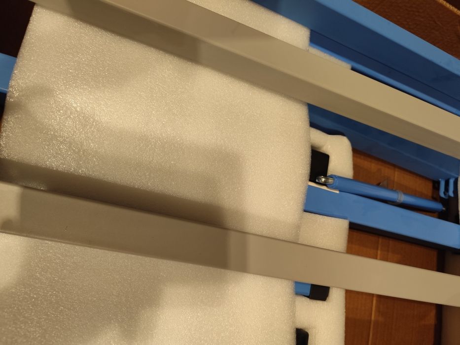 Drążek gimnastyczny dla dzieci domowy konstrukcja