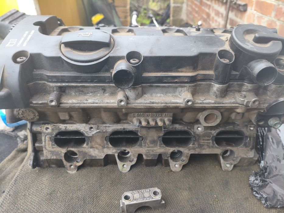 ГБЦ головка VW Jetta 2.0 FSI  GOLF V TOURAN AUDI A3  B6 B7 PASSAT B6