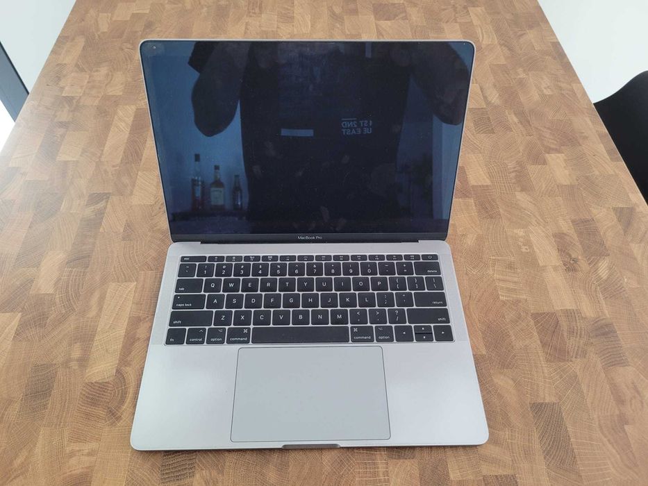 MacBook Pro (13 polegadas, 2017, duas portas Thunderbolt 3)