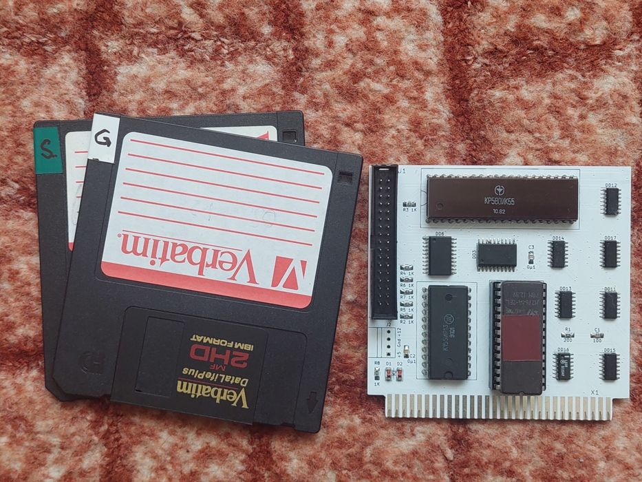 Для комп'ютера Мікроша ( Микроша ) контролер дисковода.