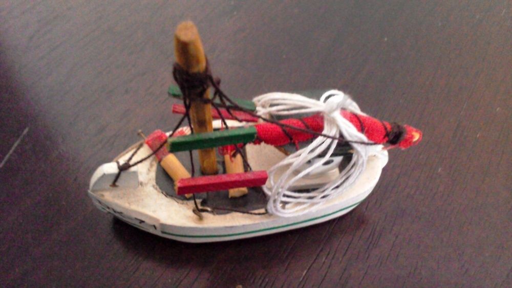 figurka model łódki statek