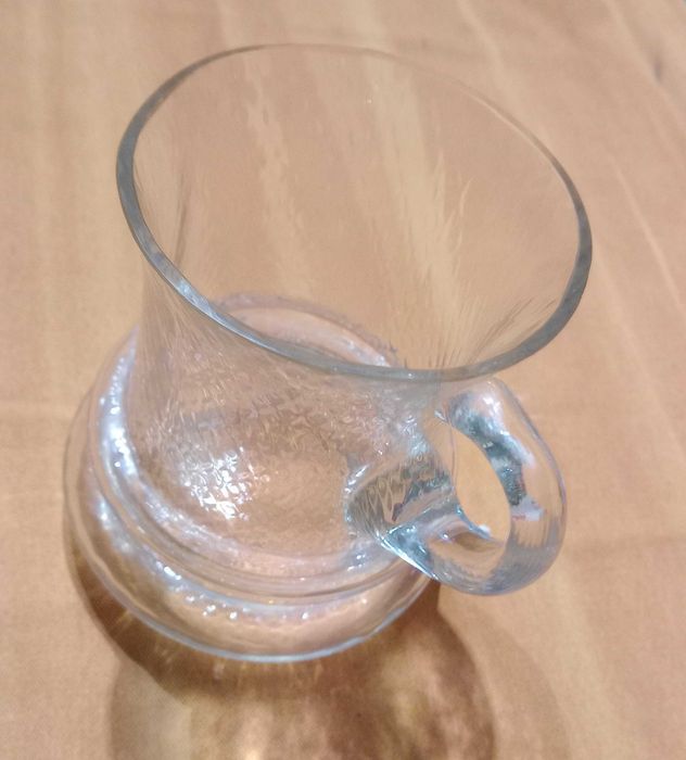 Caneca Trabalhada Vidro Martelado de 0,5 litro - Antiga mas nova