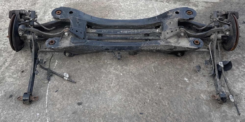 Charriot trás TOYOTA Auris Hatchback (_E18_)