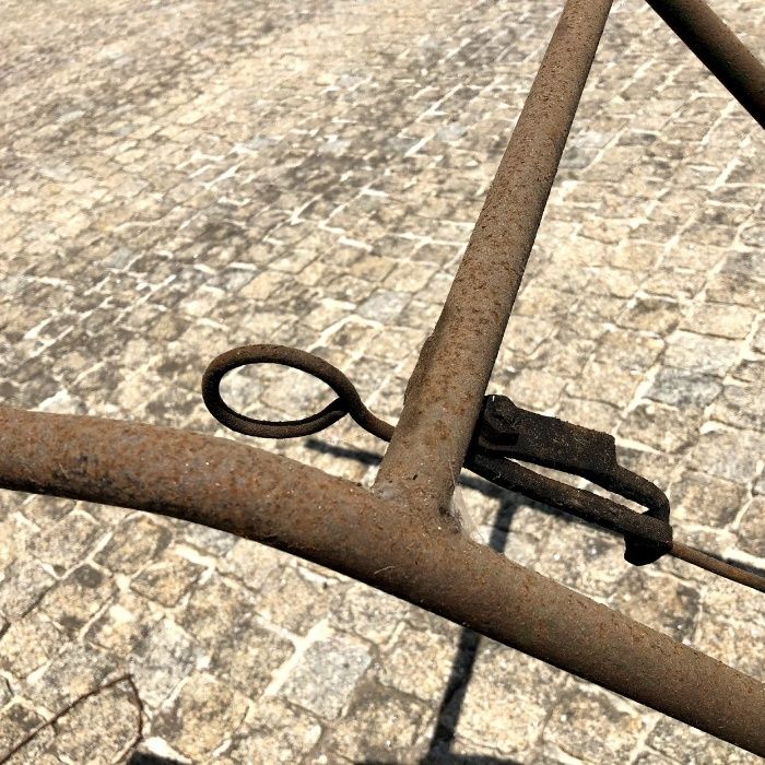 Distribuidor de adubo / Semeador de Milho Antigo