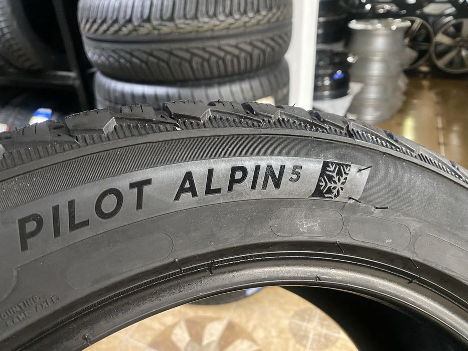 235/50/18 101V Michelin PILOT ALPIN 5