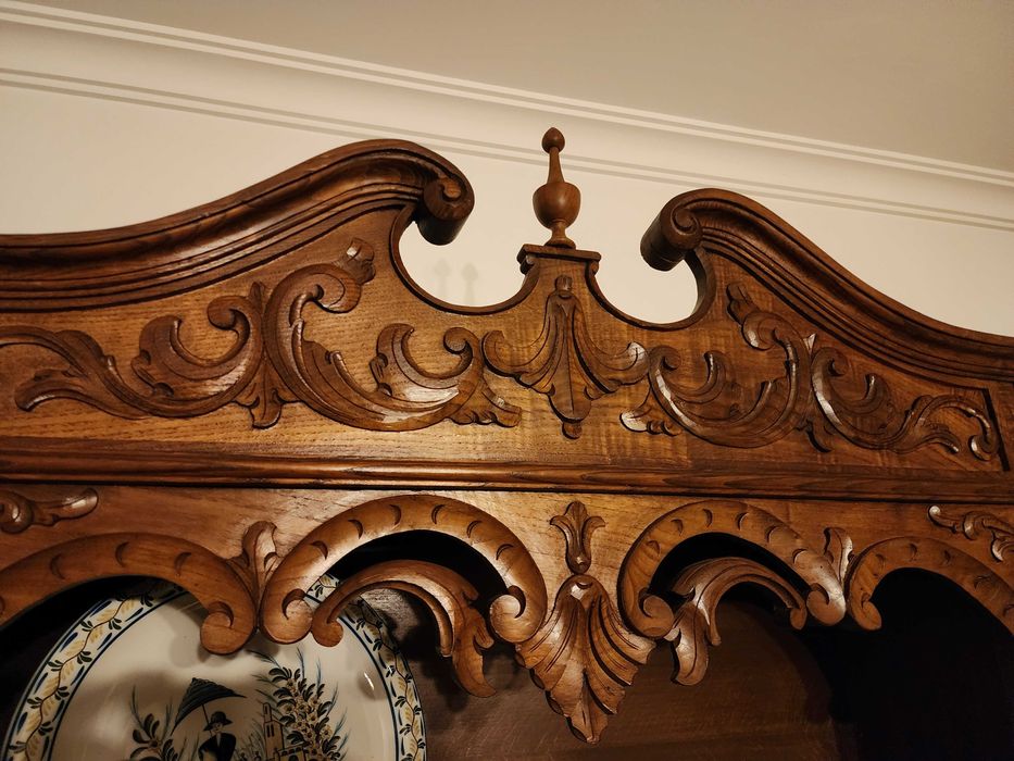 Louceiro em madeira de castanho