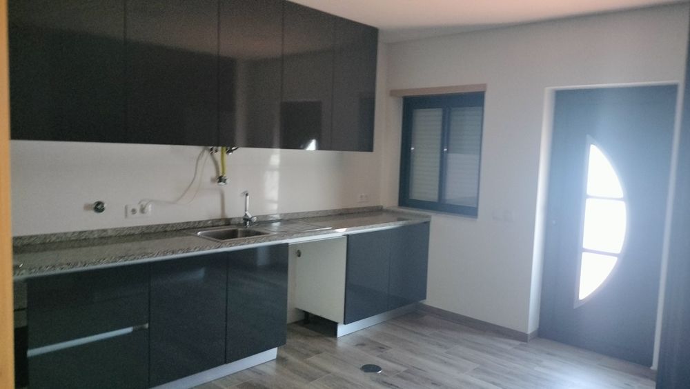 Andar de Moradia T3 para alugar