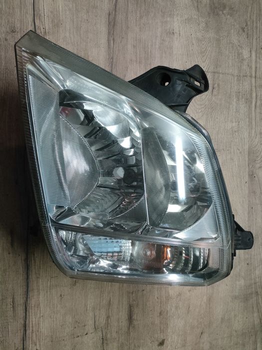 Opel Meriva A reflektor lewy przód