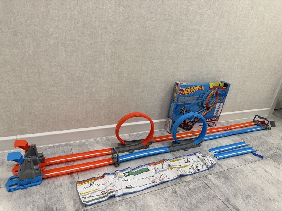 Трек Hot Wheels «Подвійна петля» (GFH85) Оригінал