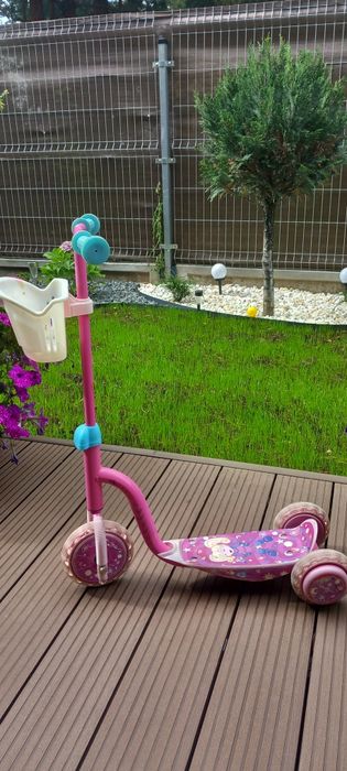 Hulajnoga trójkołowa