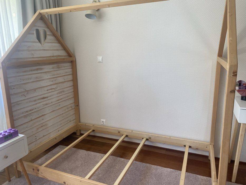 Cama casinha em madeira maciça