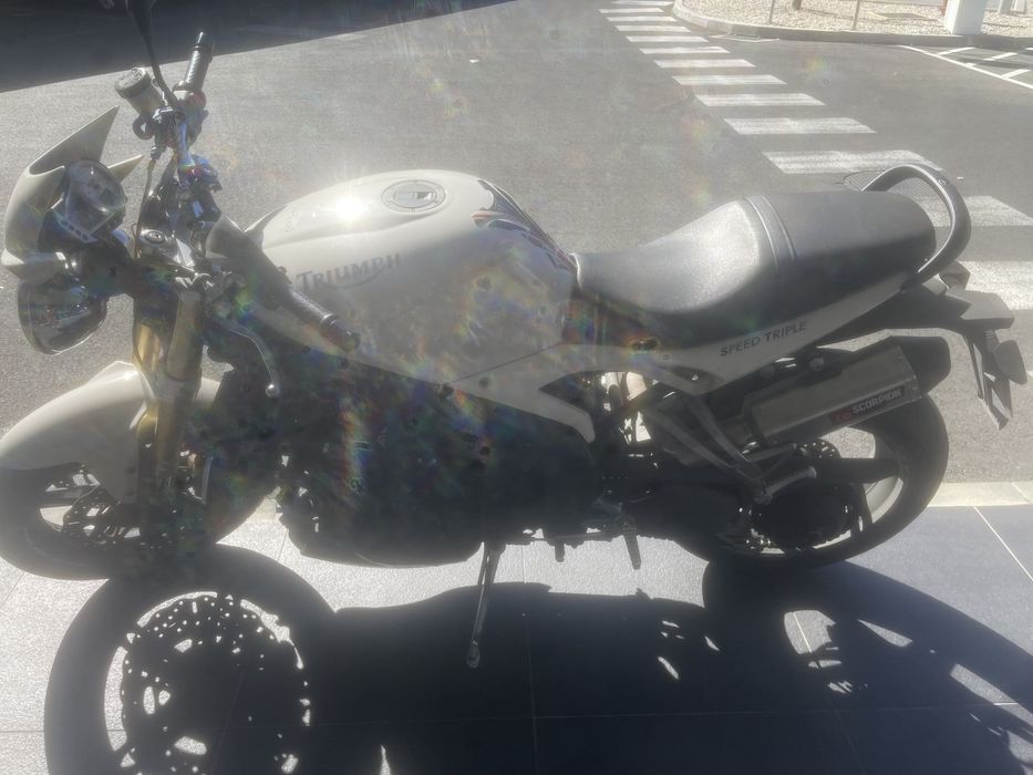 Triumph speed triple 1050
