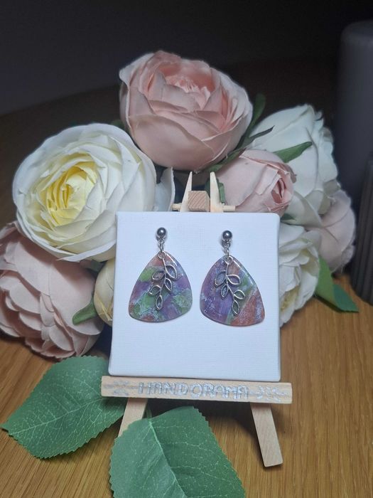 Niebanalne lekkie kolczyki