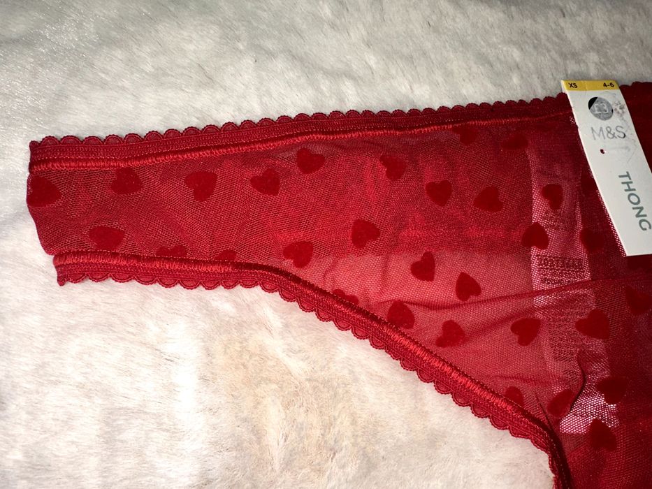 Marks & Spencer czerwone stringi nowe XS