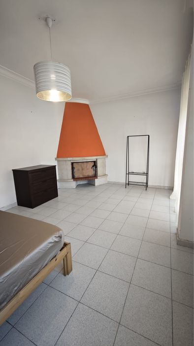 Alugo quarto no Barreiro
