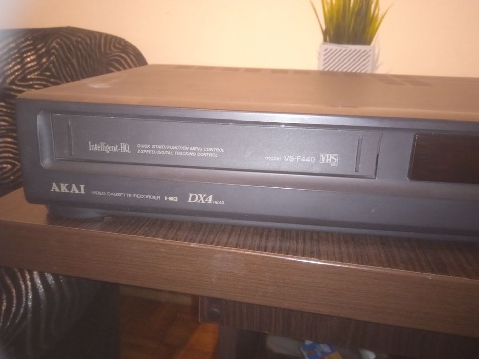 Magnetowid Akai bez pilota