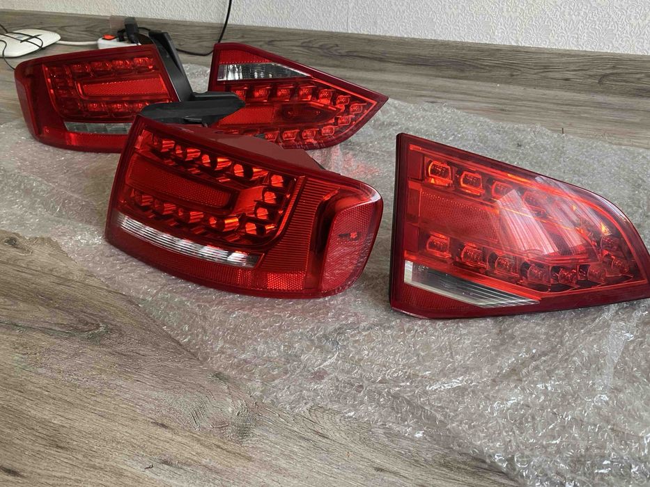 Задні стопи Ауді а4