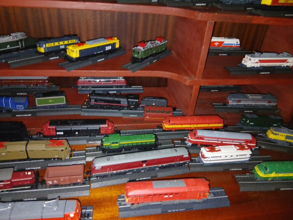 Colecao 40 comboios Locomotiva por  240 €