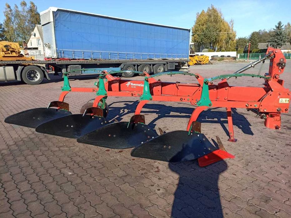 Plugi cztero skibowe Kverneland Vario.50 na skibe.