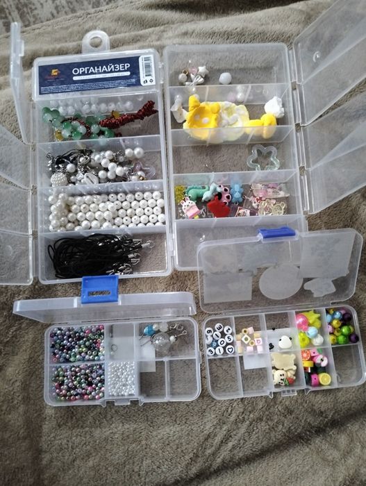 Продам бусини та матеріали