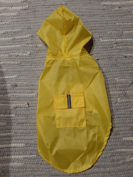 Плащ для собак середніх порід