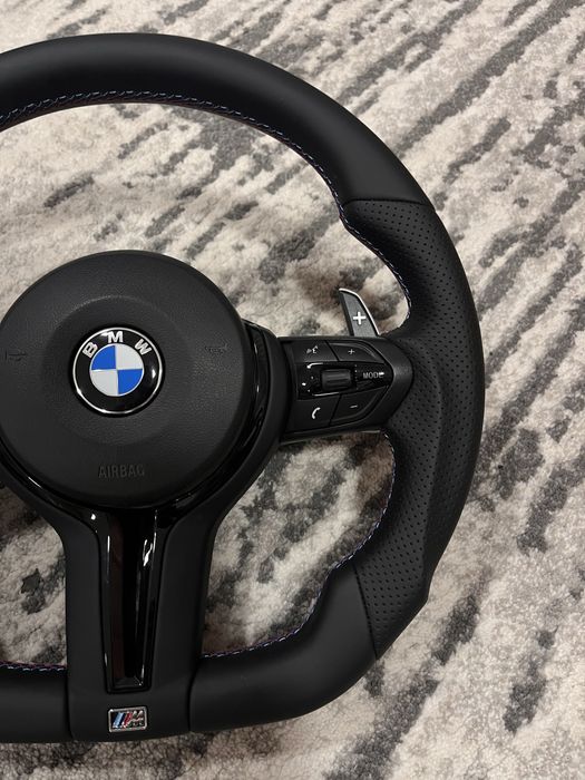 Volante M Performance NOVO