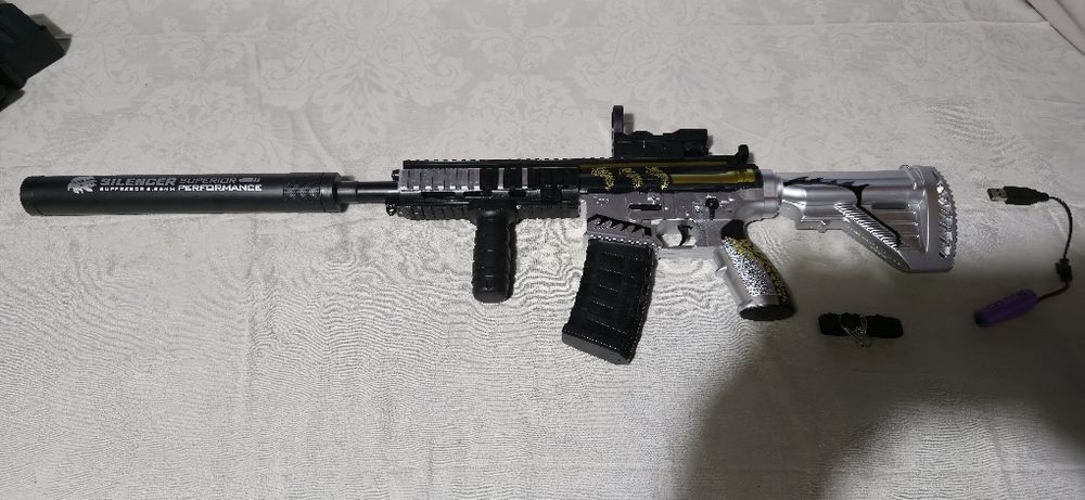 M4 de bolas de água