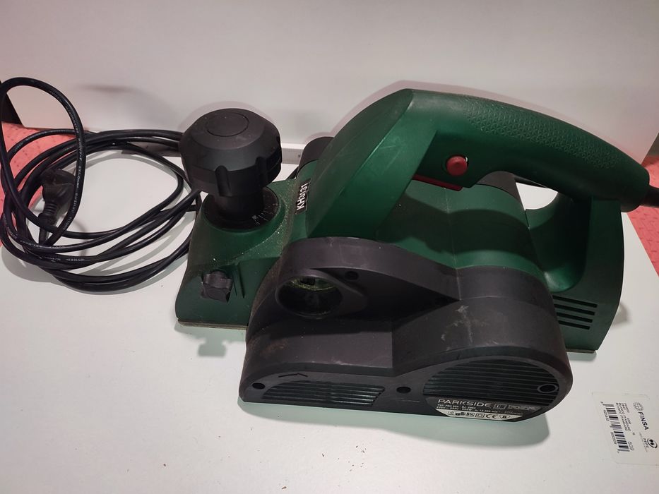 Plaina elétrica madeira