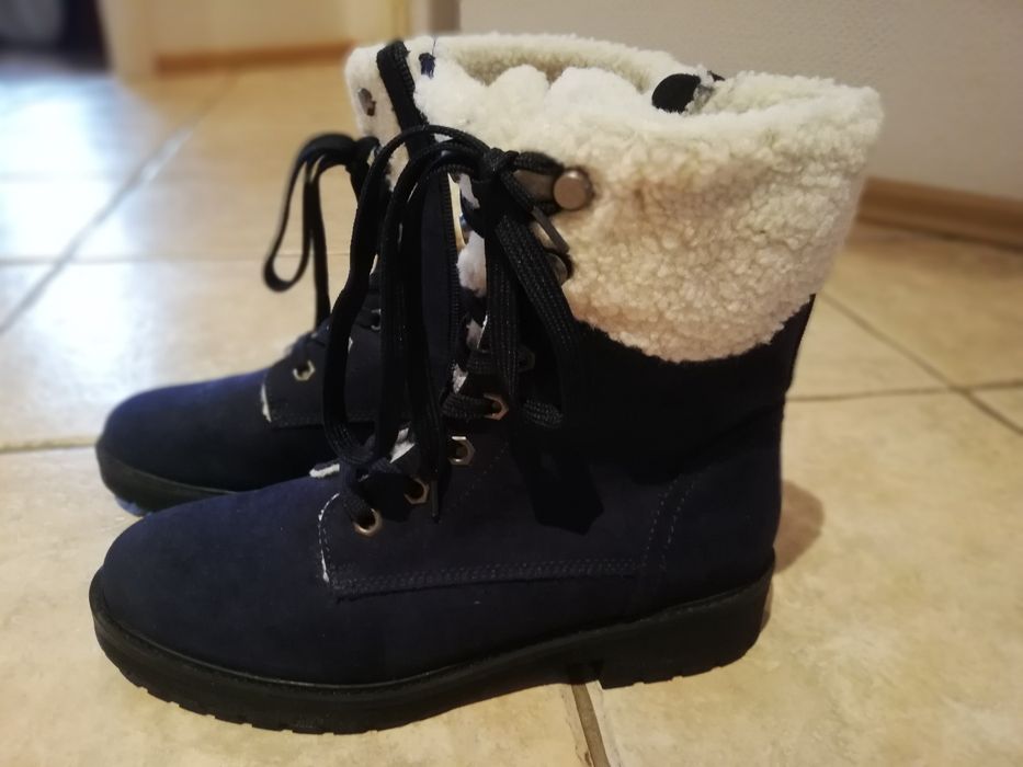 Buty.       granat