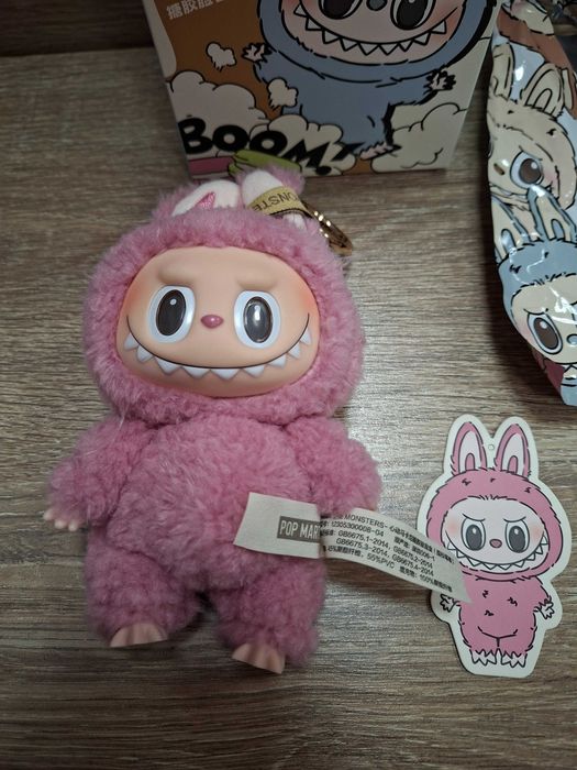 Exciting Macaron Lychee Berry ラブブ　ポップマート POP MART Macaron ラブブ マカロンLychee Berry Labubu The Monsters