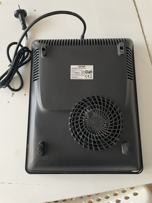 Placa.     de inducão    semi nova.